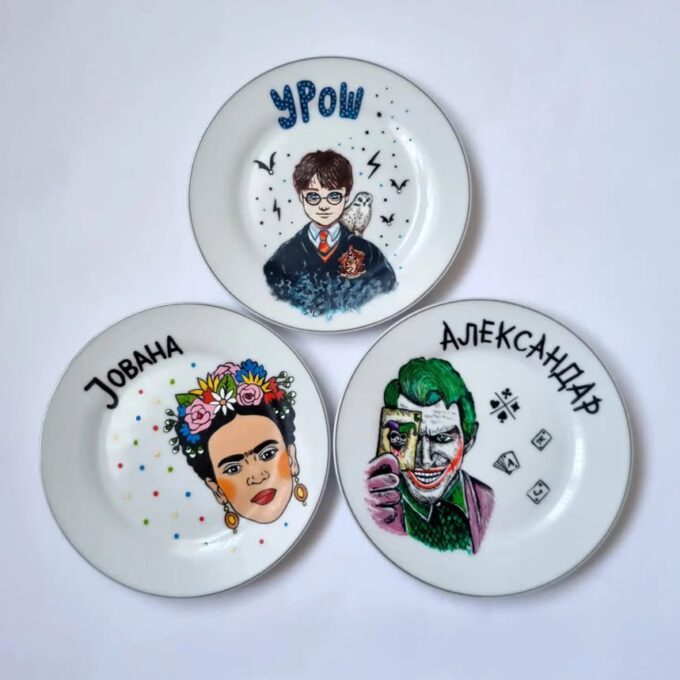 Jedna kategorija 23 Ručno oslikani porcelanski setovi za decu